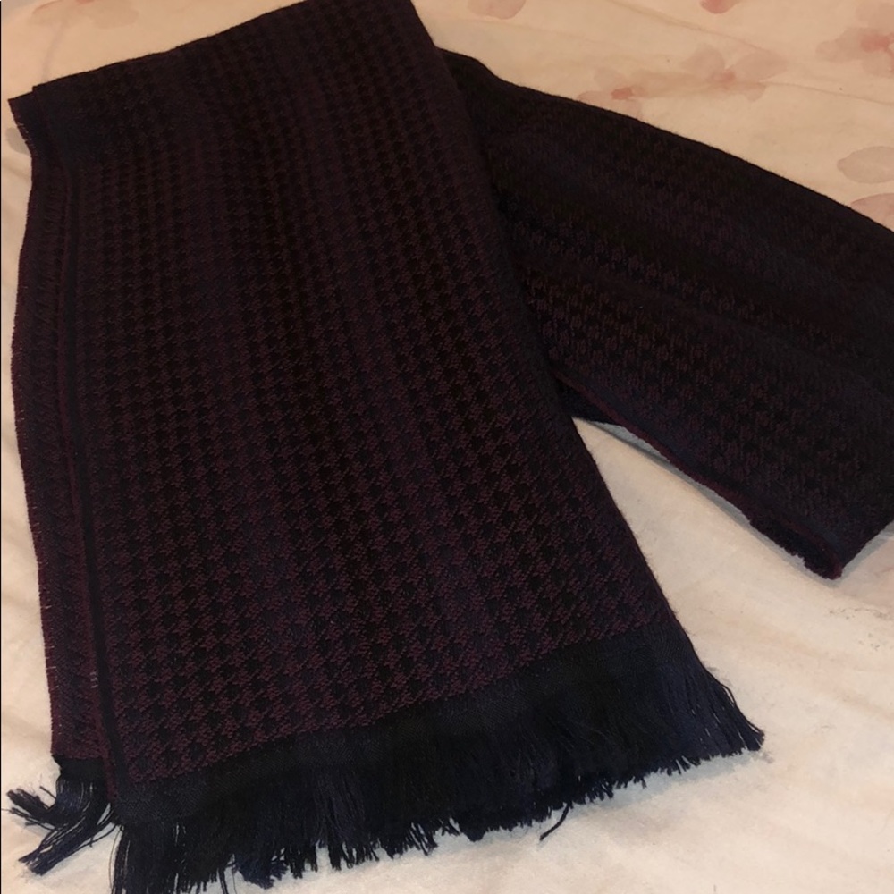 Hugo Boss scarf
